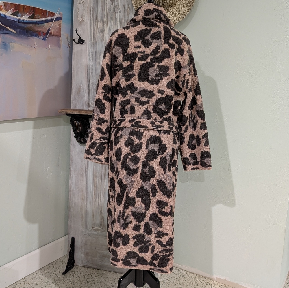 NWT Barefoot Dreams Cozy Chic Leopard Print Robe - Picture 3 of 8